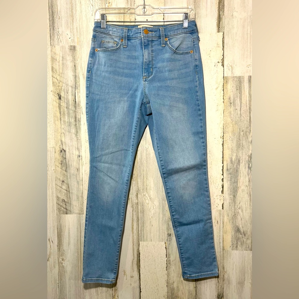 Universal Thread High Rise Skinny Jeans Light Denim Size 6/28S